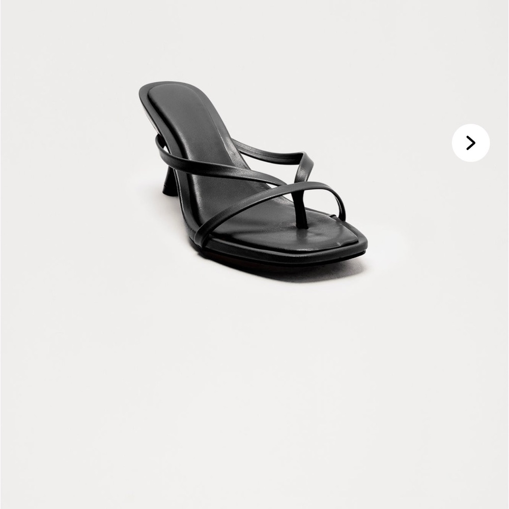 Fashion Nova Black Sandals Kitten Heel Thong